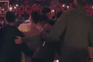 杜锋Vlog记录赢下吉林：我们会拼尽全力&amp;打磨自己 季后赛再见