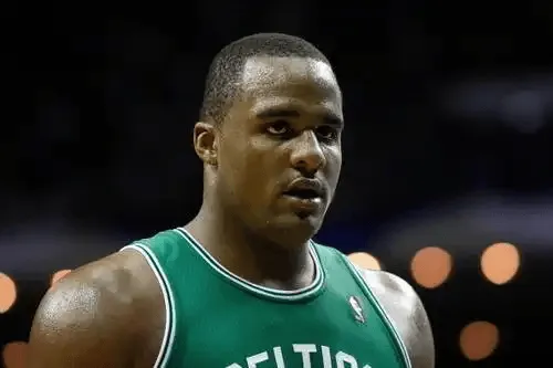 Yabo-帕金斯：大宝贝曾和托尼-阿伦在飞机上打架，与豪斯在酒店打