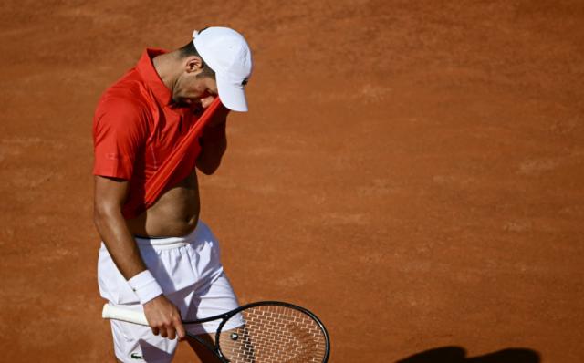 亚博体育-德约罗马惨遭横扫出局 头被砸后果比想象中严重？