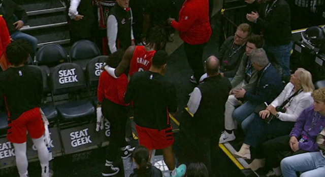 2100万+4换1！这也才3年啊，又又又被抛弃了，都给我看心疼了|格兰特|开拓者|杰里米-格兰特|密尔沃基雄鹿队|费城76人队_新浪体育_新浪新闻